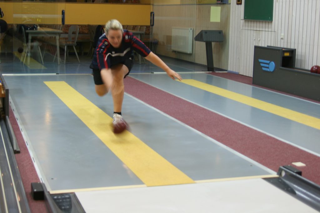 Steffi Achter kegelte beim Sieg der SGE-Damen im Schlagerspiel gegen Schretzheim herausragende 585 Holz.